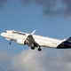 Imagen para el artículo titulado Lufthansa admite que realizó 18000 vuelos vacíos para no perder sus franjas horarias en los aeropuertos